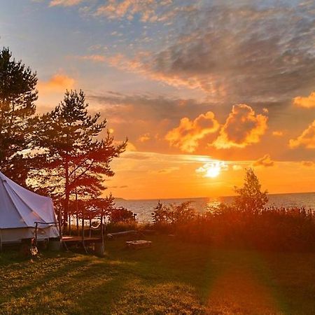 Mereaeaere Glamping Ja Rannamaja Liimala Exterior foto