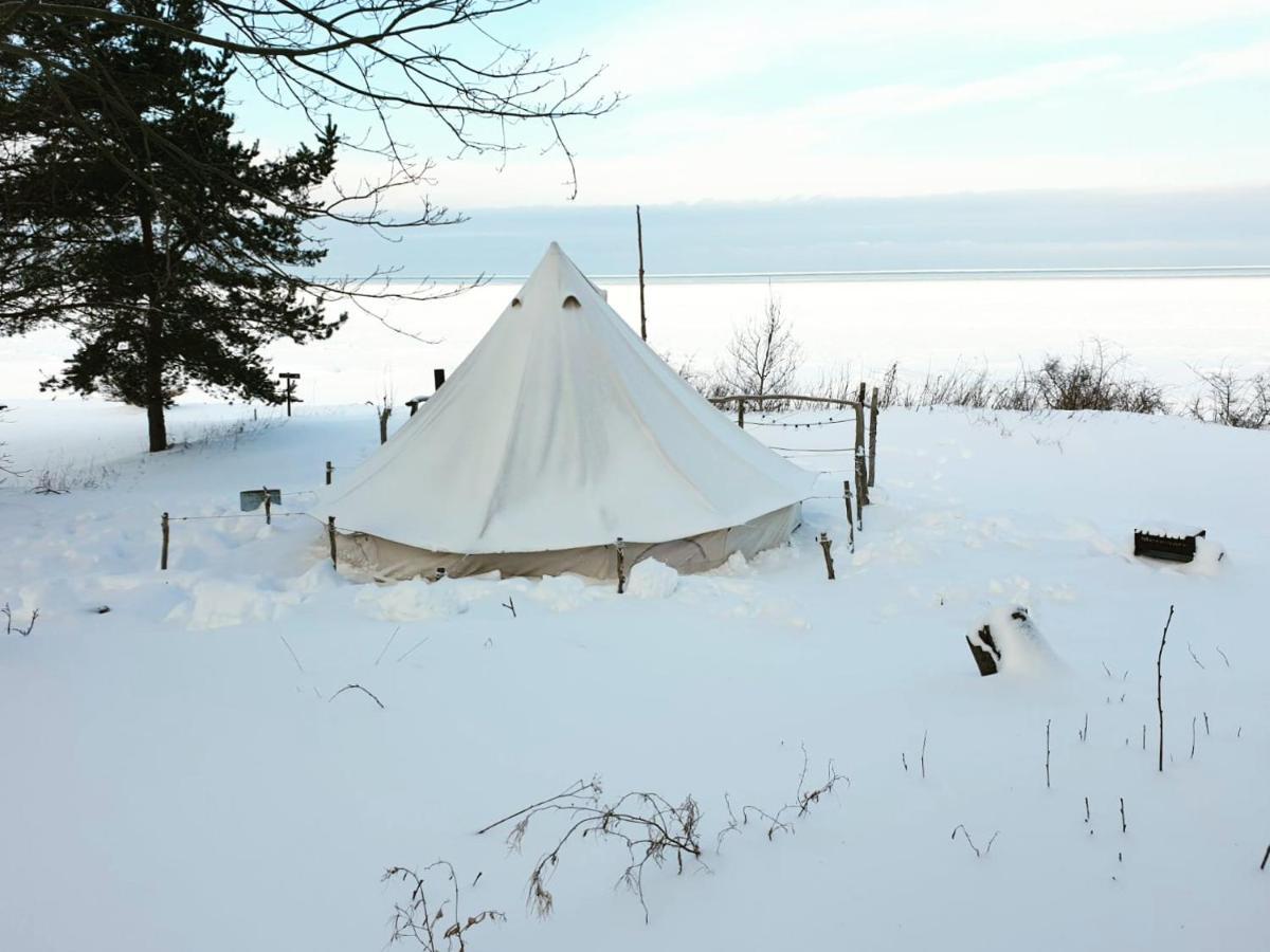 Mereaeaere Glamping Ja Rannamaja Liimala Exterior foto