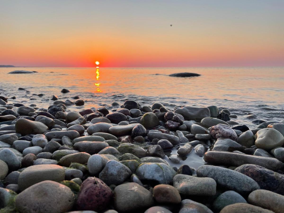 Mereaeaere Glamping Ja Rannamaja Liimala Exterior foto