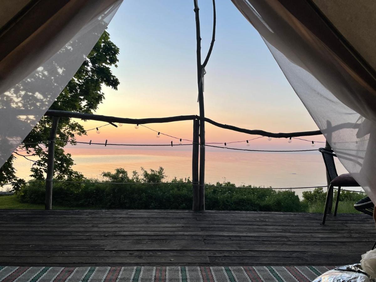 Mereaeaere Glamping Ja Rannamaja Liimala Exterior foto