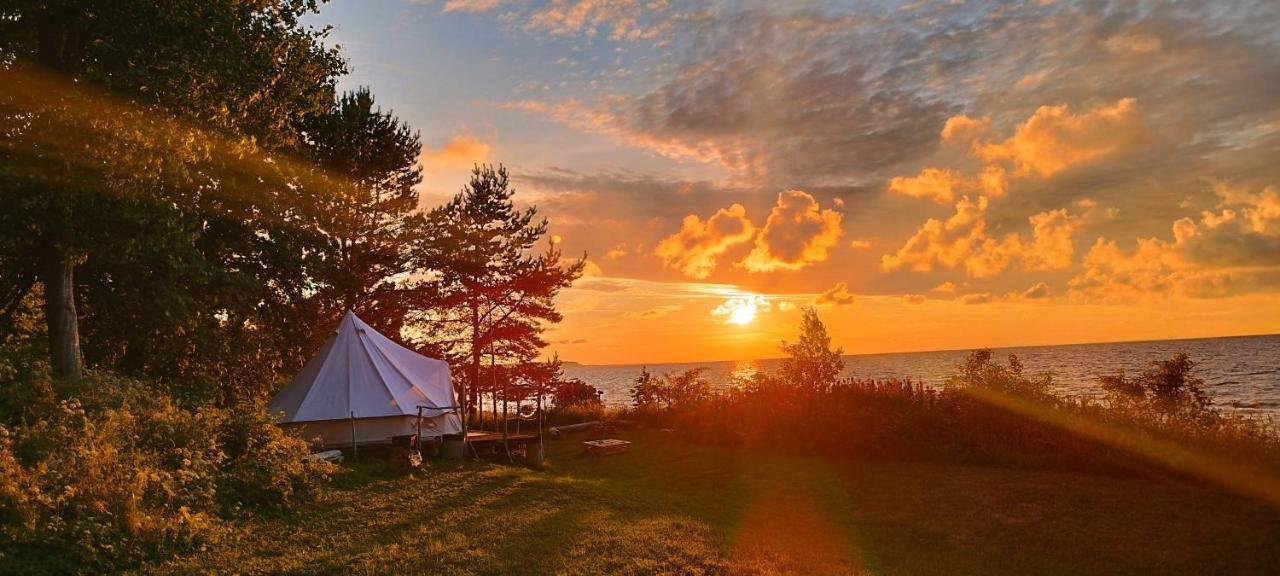 Mereaeaere Glamping Ja Rannamaja Liimala Exterior foto