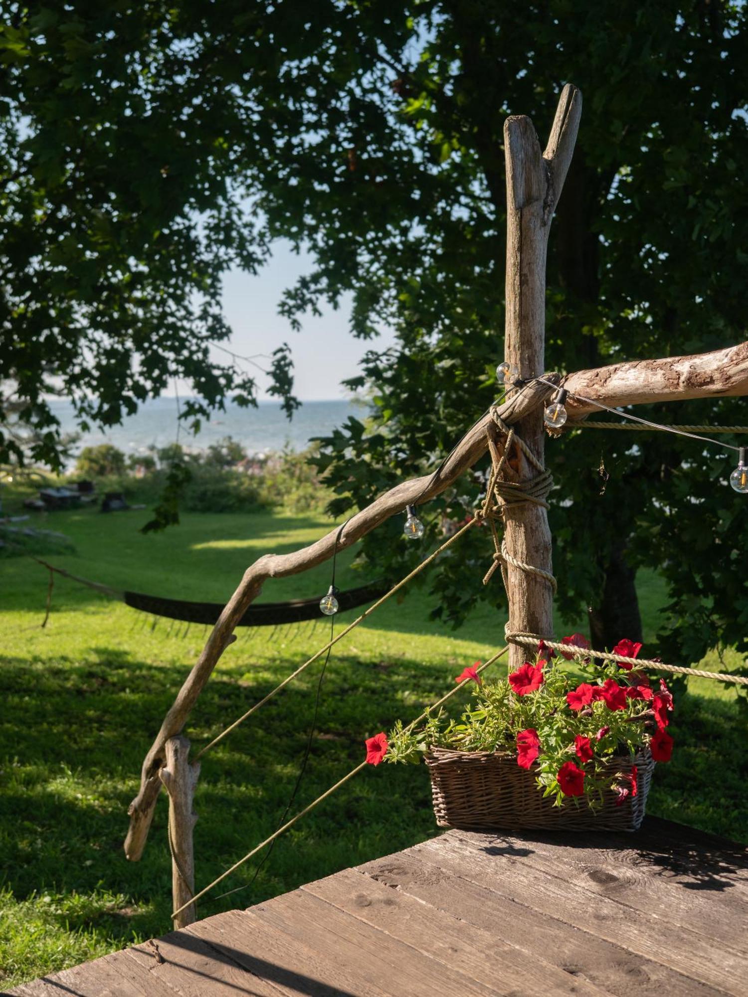 Mereaeaere Glamping Ja Rannamaja Liimala Exterior foto